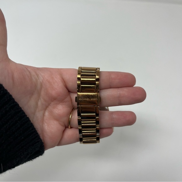 MICHAEL KORS ROSE GOLD CHAIN WATCH - Picture 8 of 10